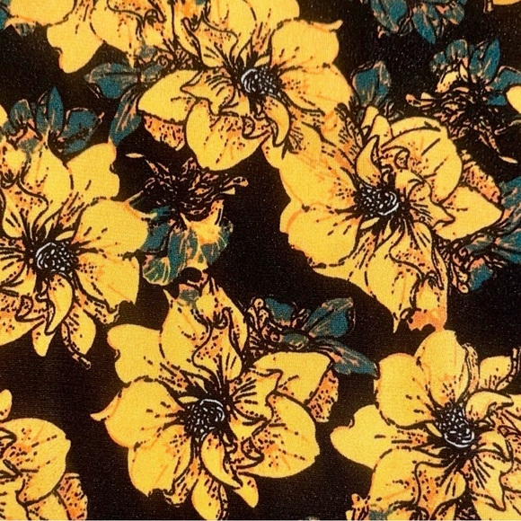 LulaRoe Women’s Black and Yellow Floral Short Sleeve Irma Tunic Top Size XL NWT - Picture 3 of 7
